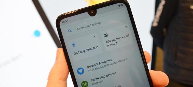 MWC 2019: Nokia 3.2 - Prezentare hands-on a unui telefon de buget cu ecran generos, buton Google Assistant (Video)