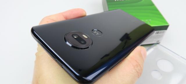 Motorola Moto G7 Plus Unboxing: scoatem din cutie singurul telefon midrange cu filmare 4K selfie (Video)