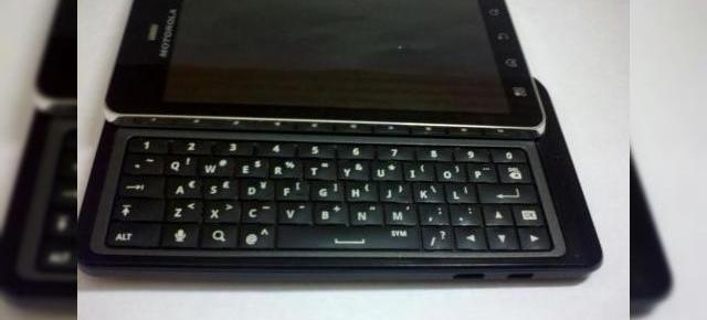 Motorola Droid 3, acum În noi imagini; tastatura sa primește un nou design