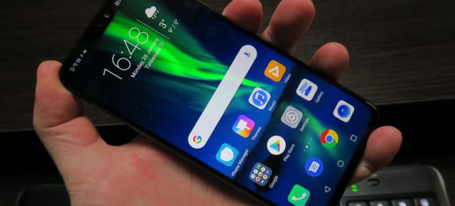 Huawei Honor 8X: Conectivitate cu dual SIM şi doar microUSB