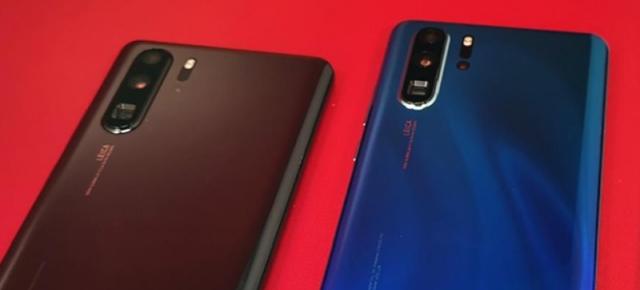 Huawei P30 Pro apare într-o fotografie reală în care vedem 3 dintre variantele de culoare disponibile
