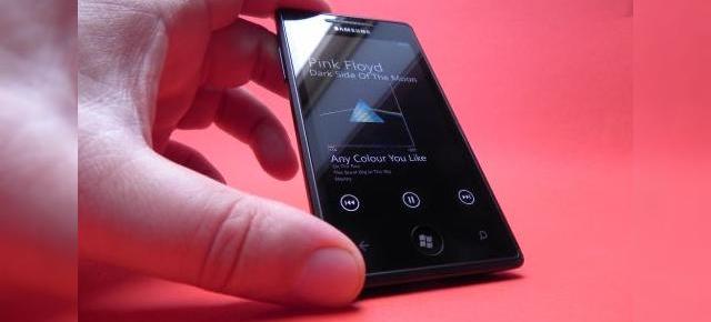Review Samsung Omnia 7 - Cel mai bun telefon Windows Phone 7? Recenzia Samsung Omnia 7 are răspunsul! (Video)