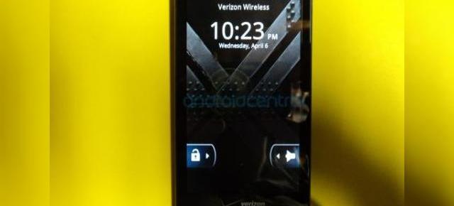 Noi imagini cu Droid X2, foarte similar cu predecesorul său; vine cu o cameră promițătoare de 8MP!