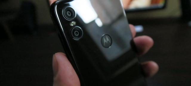 Motorola One: Camera nu filmează rău şi are culori bine calibrate