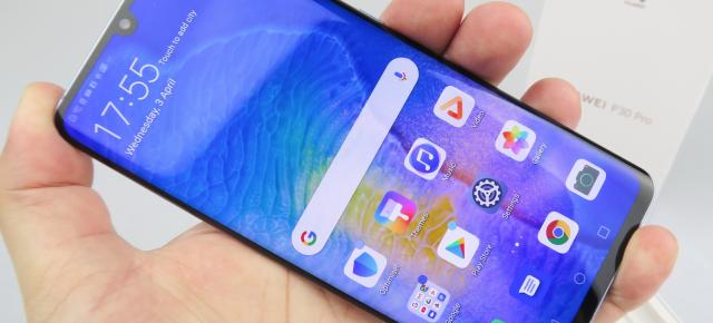 Huawei P30 Pro: Display luminos, colorat, doream mai mulţi pixeli