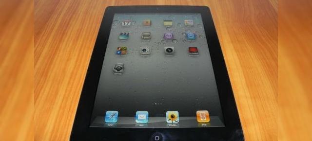 Motorola Xoom vs iPad 2 - care este cea mai bună tabletă?