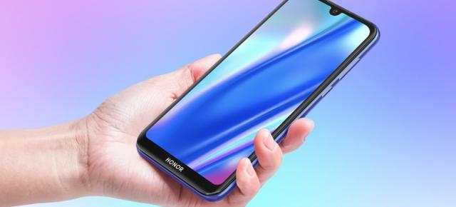 Honor 8s este acum oficial! Telefon de buget cu ecran de 5.71 inch și procesor MediaTek la interior