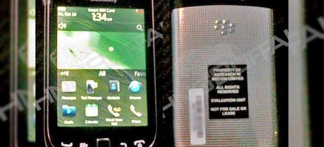 BlackBerry Torch 2 arată promițător! Iată imagini reale și specificații!