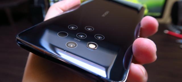Nokia 9 Pureview: Design elegant, lucios, arătos mai degrabă pe spate