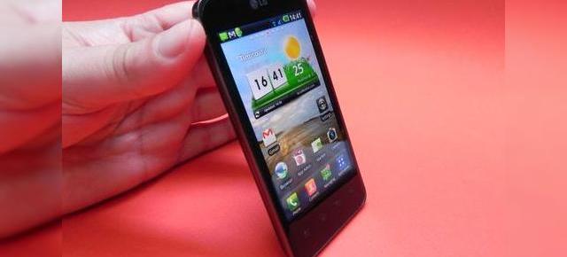 Review LG Optimus 2X - din Cartea Recordurilor pe masa noastră de teste (Video)