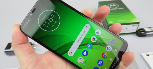 Motorola Moto G7 Power: Hardware de battery phone şi atât