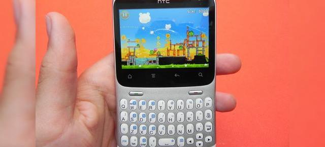 Review HTC ChaCha - mini-ecran, mini HTC Sense, maxi socializare! (Video)