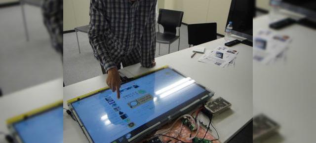 Cel mai mare terminal Android? OS-ul Google rulează pe un display de 32 de inchi, produs de SKR Technology (Video)