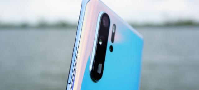Huawei a fost liderul pieței smartphone premium din China, în primul trimestru al anului; Apple cade pe locul secund