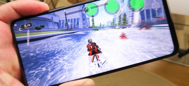 ASUS ZenFone 6: Benchmark-uri de lider Android, perfect la jocuri