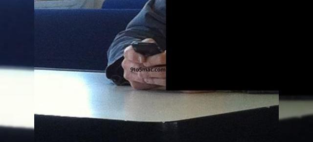 iPhone 5 surprins În mâna unui angajat Apple? O fotografie controversată...