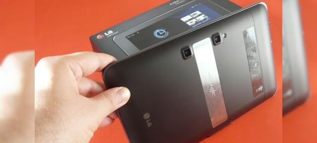 LG Optimus Pad scos din cutie la Mobilissimo.ro - vine cu ochelari 3D și o cameră duală 3D (Video)