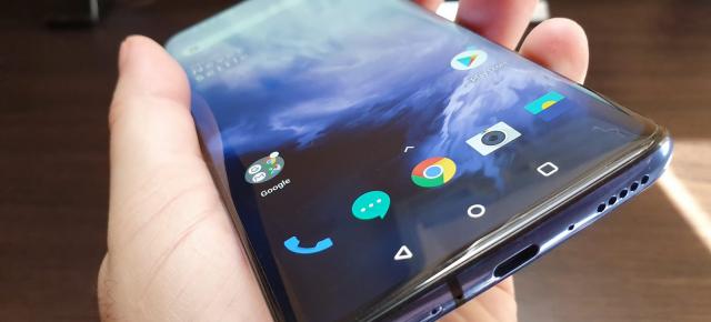 OnePlus 7 Pro: Acustică stereo, "gălăgioasă", bas adânc