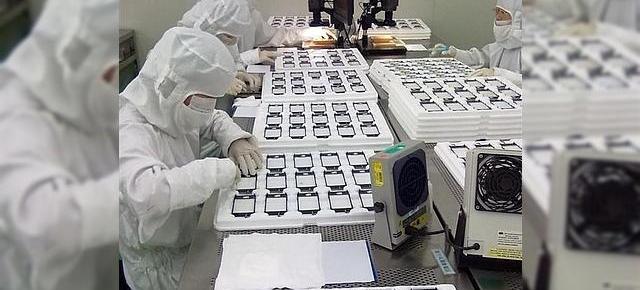 Charlie și fabrica de... iPhone 5; Iată imagini!