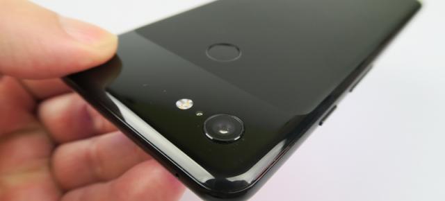 Google se pune rău cu China, vrea să mute producţia de telefoane Pixel în Vietnam