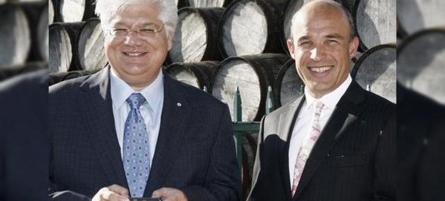 Bate vântul schimbării la RIM... viitorul BlackBerry-urilor se află În balanță!