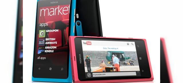Nokia Lumia 800 anunțat oficial, vine cu design de N9 și preț de 420 euro fără taxe (Video)