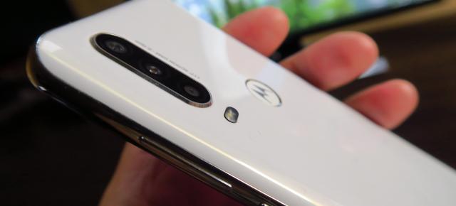 Motorola One Action: Hardware aproape similar cu cel a lui One Vision, diferența e la camere