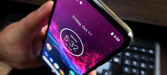 Motorola One Action: Conectivitate cu de toate, WiFi solid