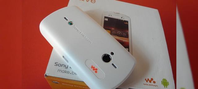 Sony Ericsson Live With Walkman scos din cutie și pus la ureche (Video)
