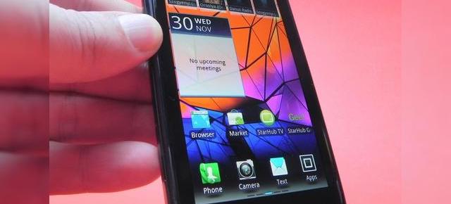 Review Motorola Droid RAZR - cel mai subțire smartphone disponibil, un pic de kevlar și un Android strălucitor (Video)