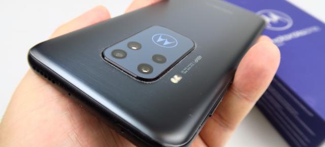 Motorola One Zoom: Hardware de high midrange, în afară de CPU