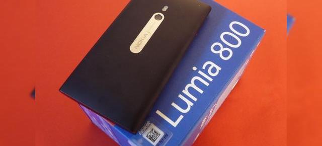 Problemele cu bateria lui Nokia Lumia 800 continuă, primul update nu a rezolvat mare lucru...