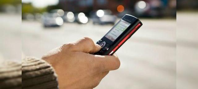 SMS-urile sunt mai utilizate decât apelurile