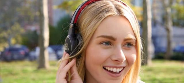 JBL Reflect Eternal sunt căștile wireless la care visai; Se încarcă de la lumina zilei și apar sub formă de proiect pe Indiegogo