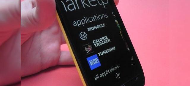 Review Nokia Lumia 710 - telefon tineresc cu funcții de socializare, captură video bună și carcasă din plastic mediocră (Video)