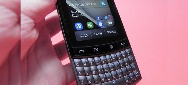 Review Nokia Asha 303 - preț accesibil, Angry Birds, QWERTY și touch laolaltă (Video)