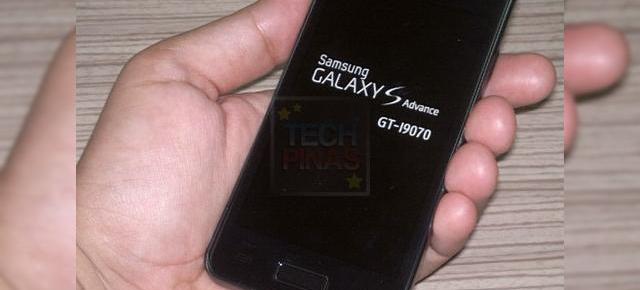 Samsung Galaxy S Advance Într-o galerie foto