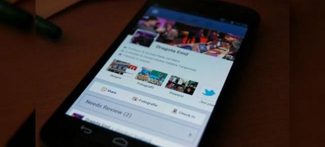 Facebook are 425 milioane utilizatori ce accesează rețeaua de pe un telefon mobil