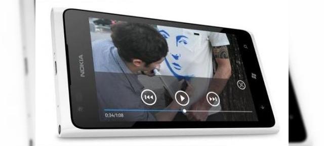 Nokia Lumia 900, acum și pe alb, iată o imagine ajunsă din greșeală pe Internet