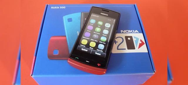 Nokia 500 unboxing - telefon cu carcase colorate de rezervă, aspect tineresc (Video)