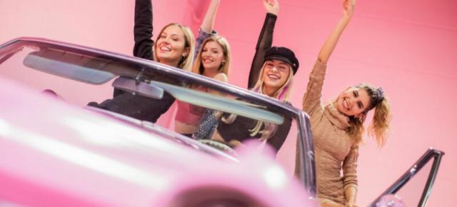 Influencerii din social media au o problemă: li se fură chipurile şi sunt asociate produselor de categorie B din China