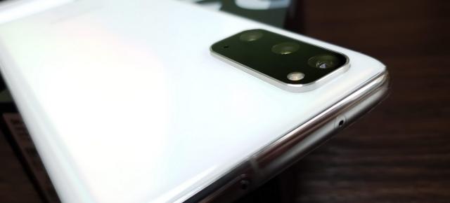 Samsung Galaxy S20: Hardware echilibrat, cel mai bine dotat Prâslea