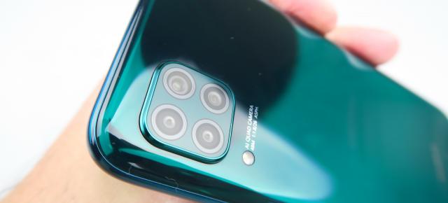 Huawei P40 Lite: Design ce musai trebuie văzut pe verde Smarald şi Sakura Pink