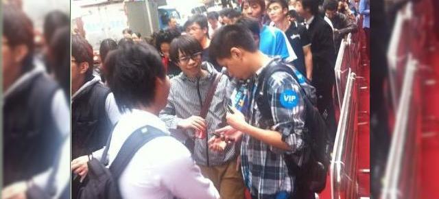 La coadă pentru Nokia Lumia 800C - nebunie În China!