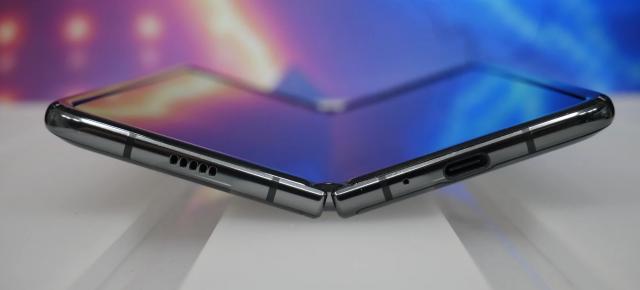 Samsung Galaxy Fold 2 ar fi intrat în producţia de masă, rămâne în cărţi pentru debut în august