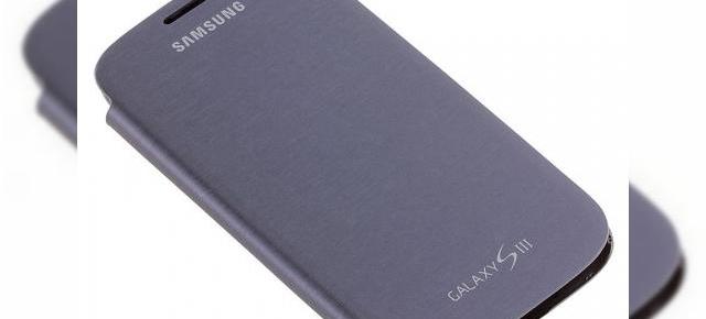 Iată cum arată accesoriile lui Samsung Galaxy S III: stylus S3 C-Pen, husă și dock