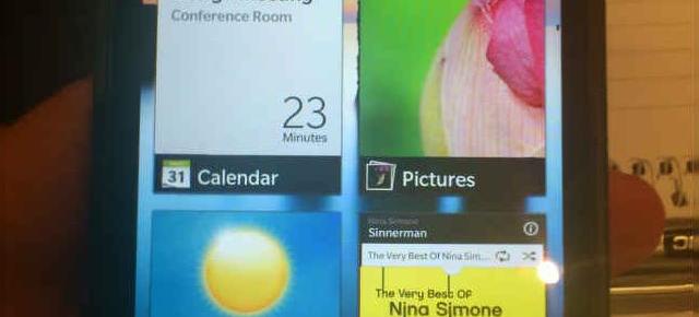 BlackBerry 10 OS ni se prezintă În noi imagini: lista de aplicații și inbox-ul