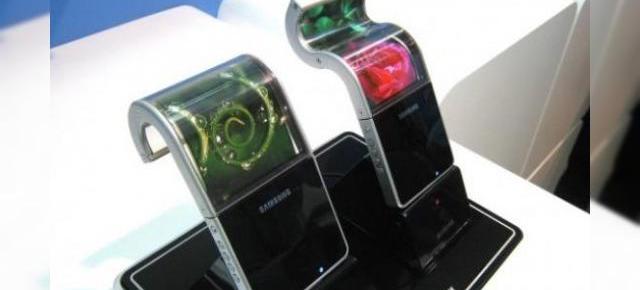 Comenzi masive de ecrane Samsung OLED flexibile indica apropierea unui prim telefon flexibil comercial