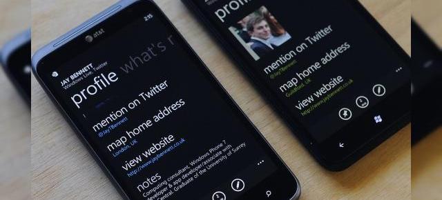 Live on Windows Phone actualizat; MS integrează profilul de Twitter În People Hub