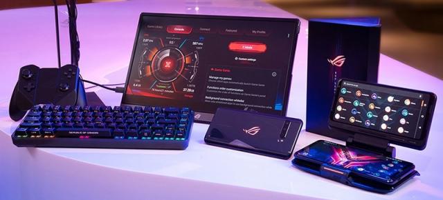 ASUS prezintă noi periferice pentru gaming-ul pe mobil: tastatura ROG Falchion, căştiile ROG Cetra RGB, monitorul portabil ROG Strix XG16